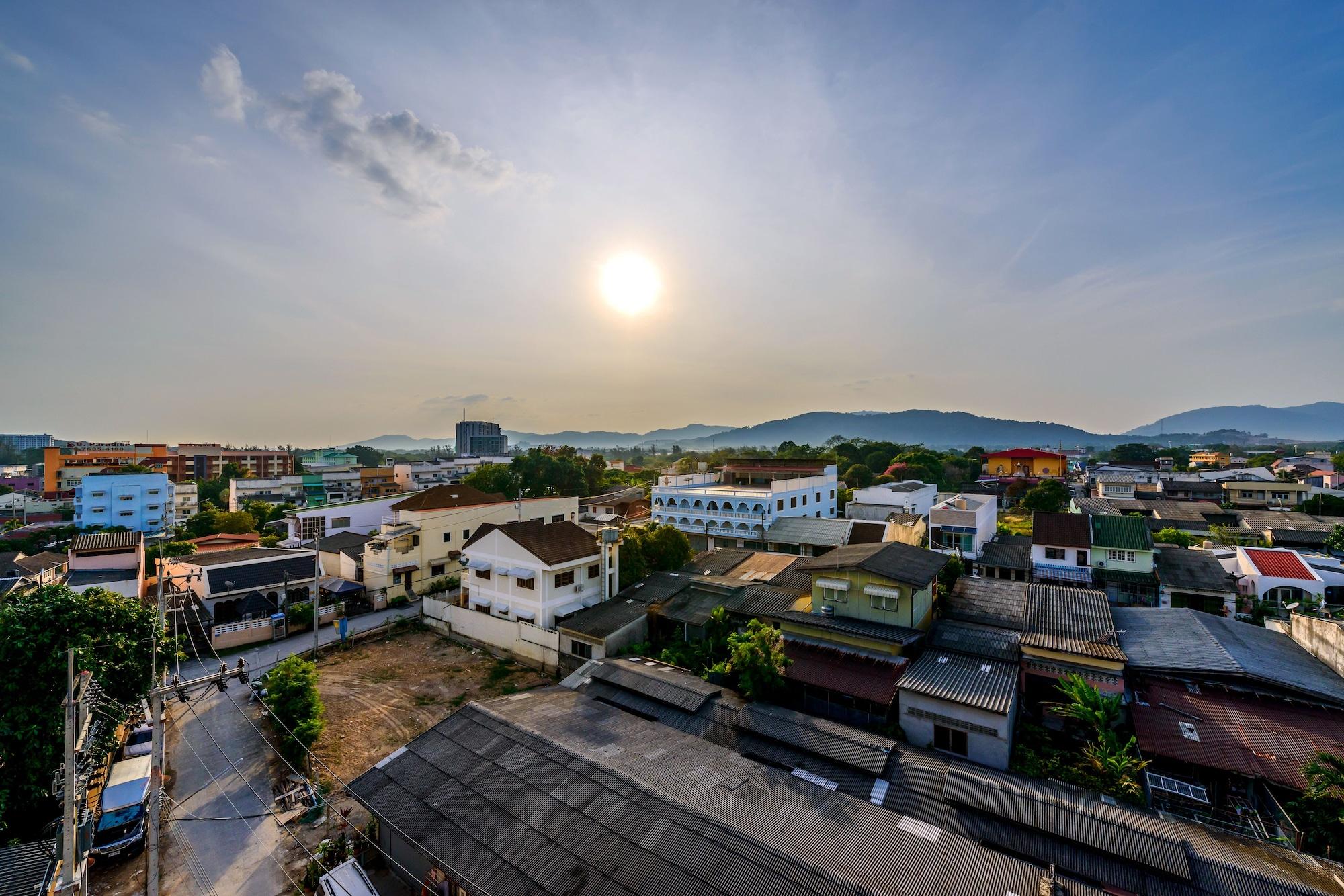 The Topaz Residence Phuket Town Exteriör bild