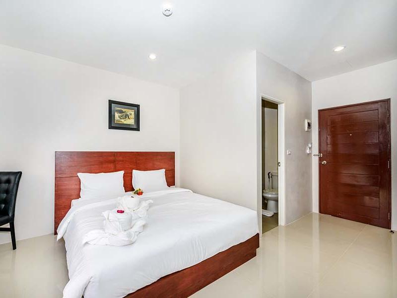 The Topaz Residence Phuket Town Exteriör bild