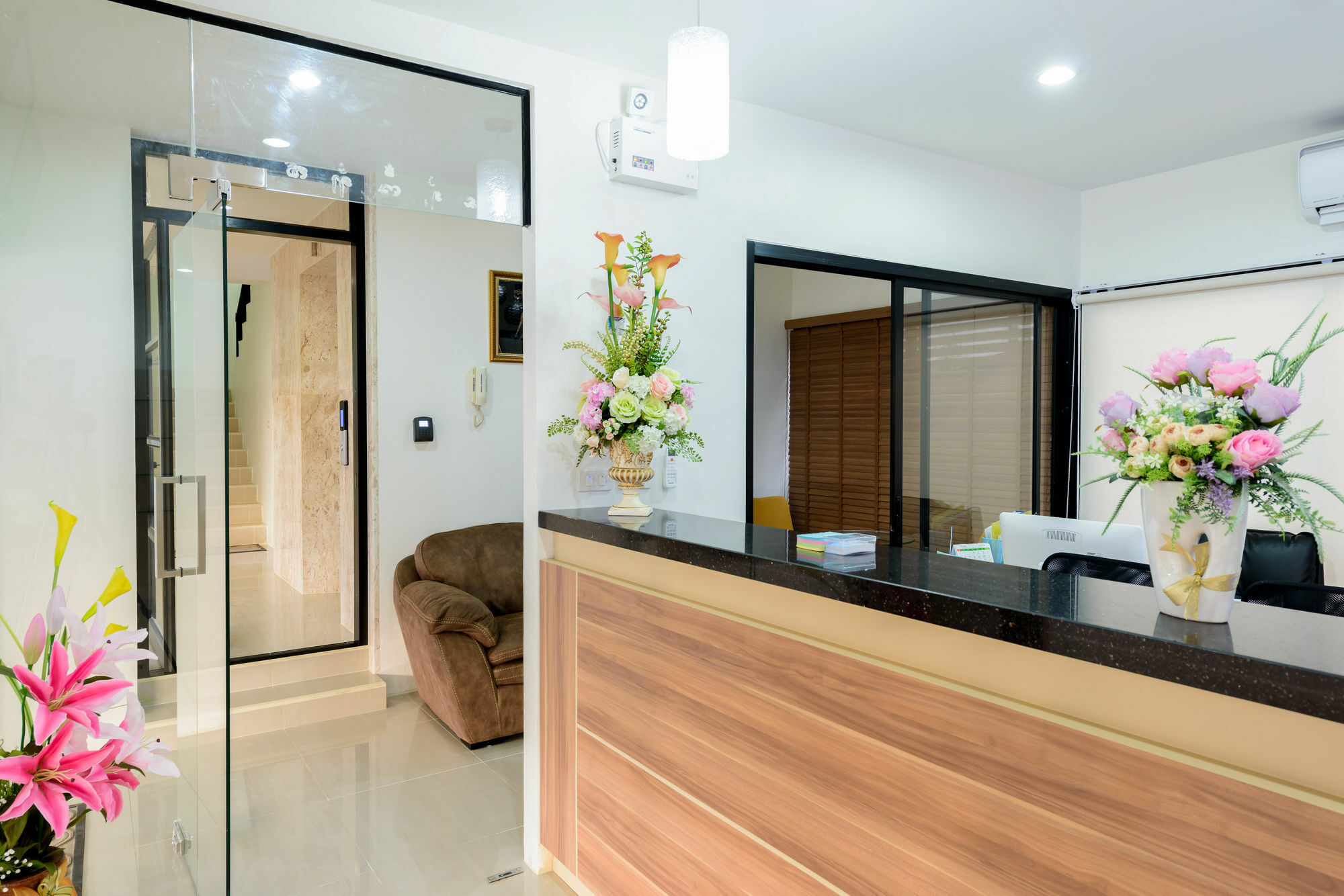 The Topaz Residence Phuket Town Exteriör bild