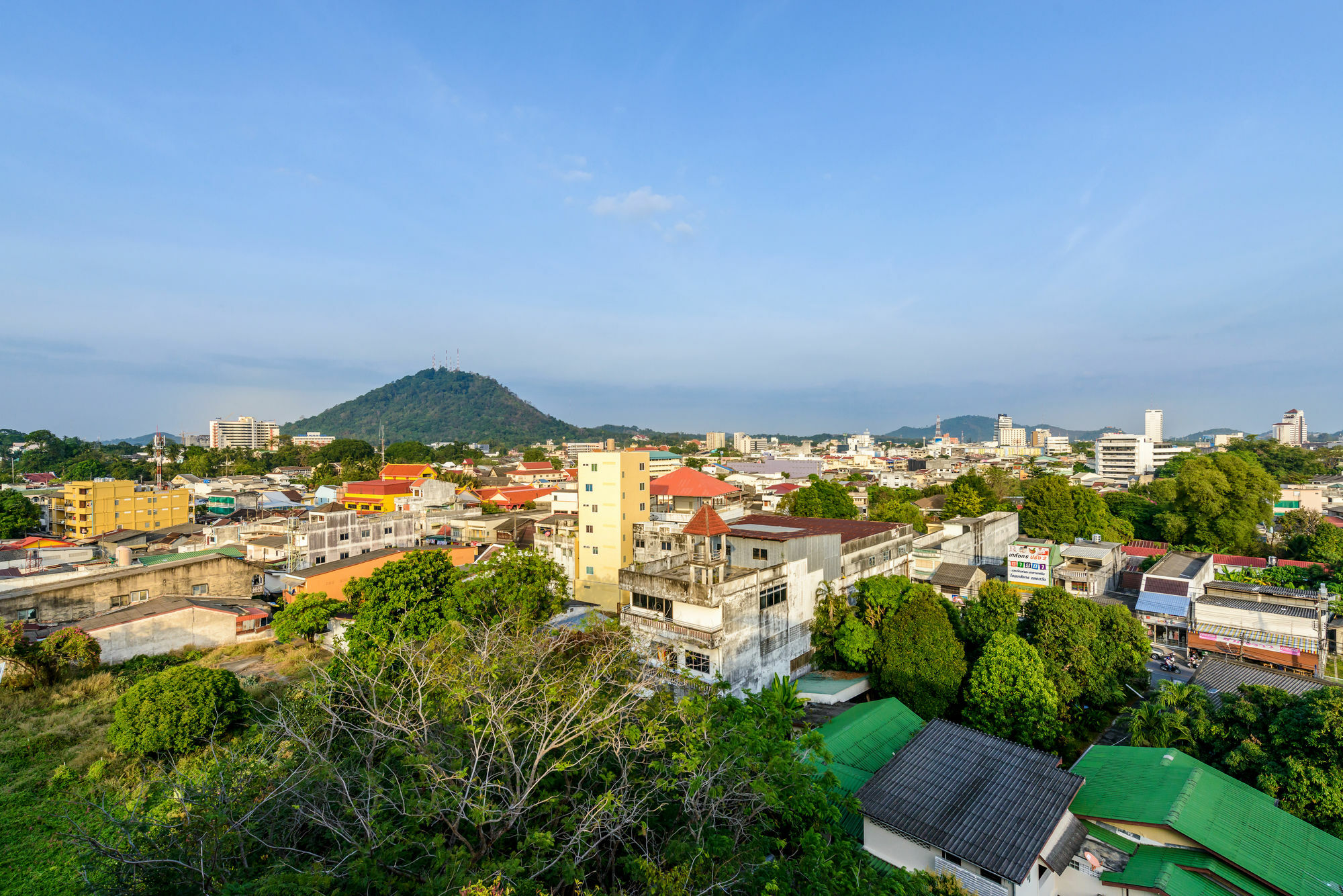 The Topaz Residence Phuket Town Exteriör bild